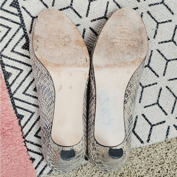 Stuart Weitzman Faux Python Patent Leather Peep Toe Heels, sz 7.5 - Picture 16 of 16